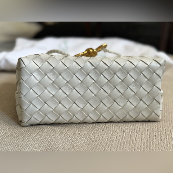 Bottega Veneta Small Andiamo Intrecciato Leather Top-Handle Bag - Picture 8 of 16